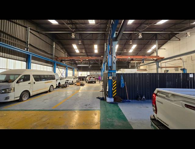 949M² WAREHOUSE TO LET IN EASTLEIGH